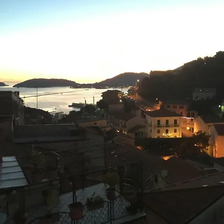Pitelli, Mare E Collina. Λα Σπέτσια